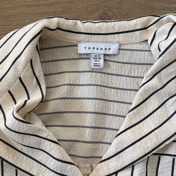 Topshop textured stripe button down size 6 - Picture 3 of 4